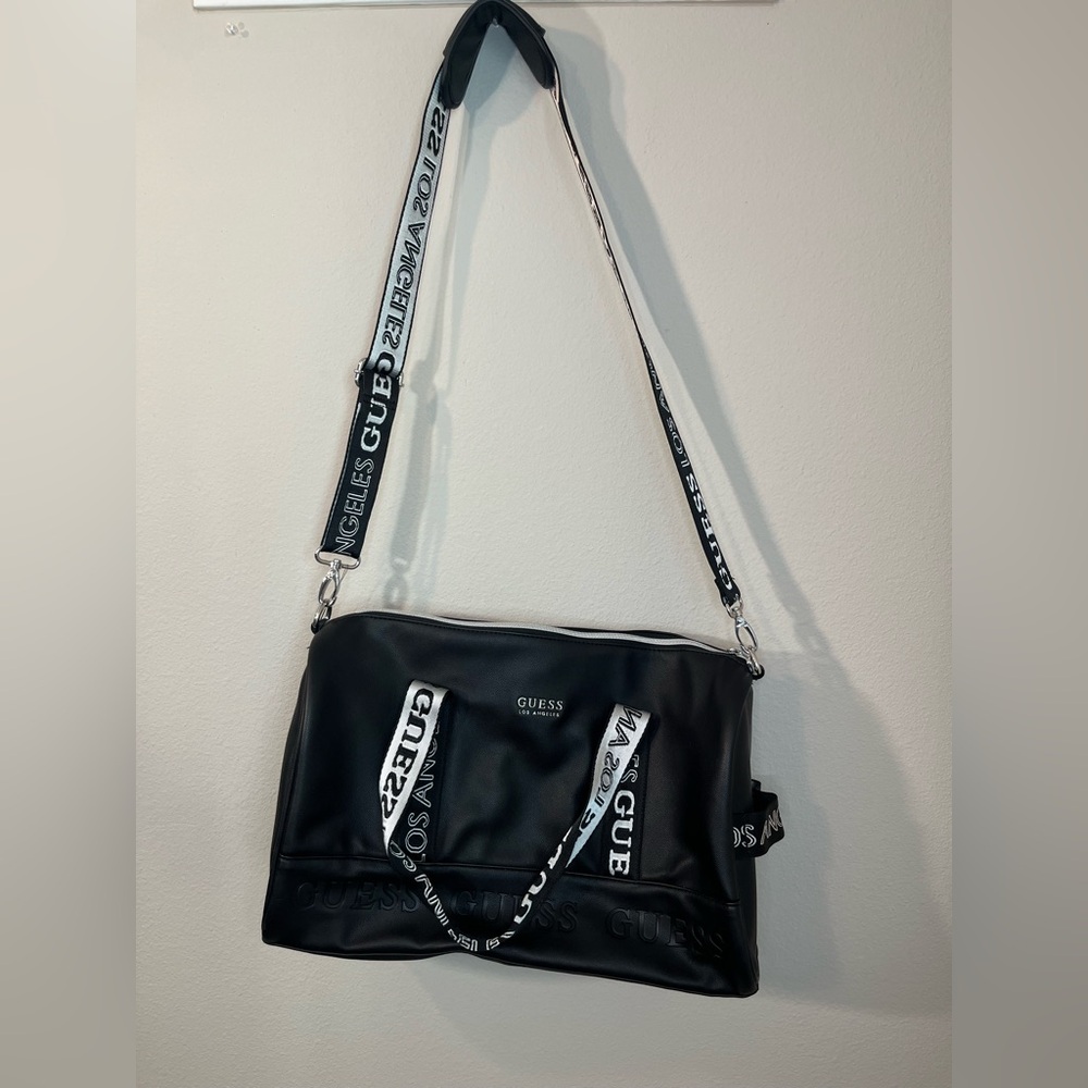 GUESS Black and White Shoulder Bag